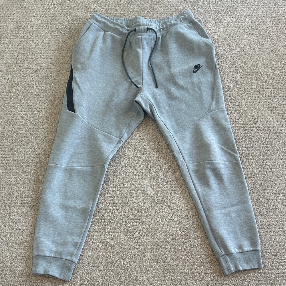 Men’s Kids' Grey Nike Tech Joggers